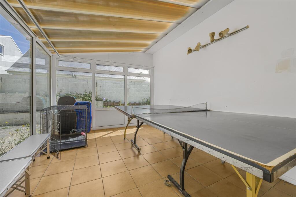Ogmore-by-Sea Games Room